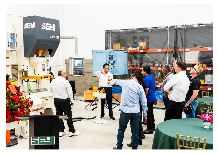 SEYI-Mexico’s Bajío facility officially inaugurated, with in-depth technical exchange conducted on-site in front of the SDN1 servo press