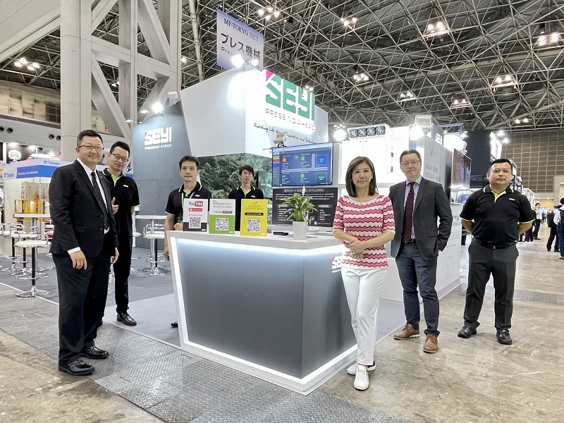 mf-tokyo-group-photo-2_800x600px.jpg
